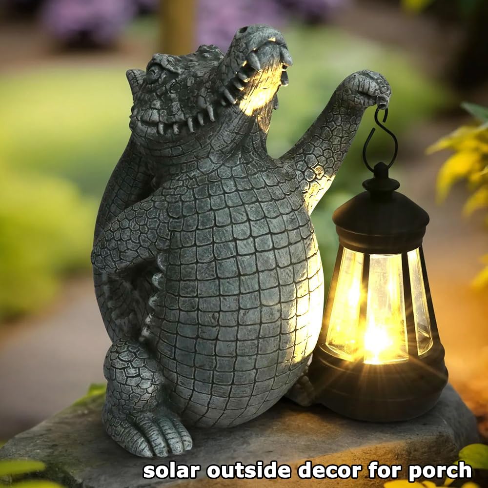 TB TIBAG solar-powered garden light statue illuminates after dark
