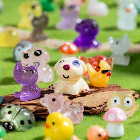 Teenzee 150-piece animal set supports gifts and classroom projects.