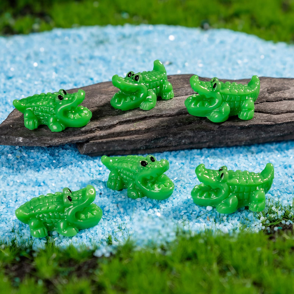 Teenzee resin crocodile figurines great as party decor and gifts