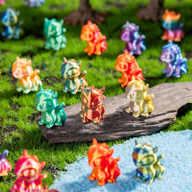 Teenzee tiny 0.5 inch figures stay neat in small displays.