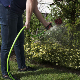 Teknor Apex kink control plus hose highlighting triple-frame technology on exterior ridges.