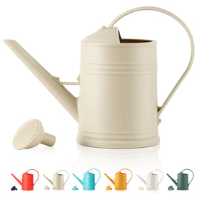 Tennedriv Green watering can with sprinkler head for even indoor plant watering.