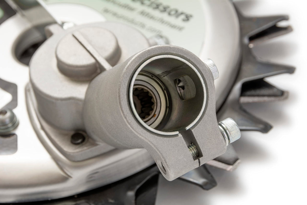 Terre Idech ASK-MW23 adapter closeup demonstrates universal fit with multiple shaft sizes