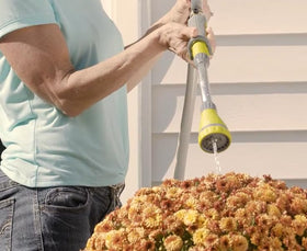 The Relaxed Gardener precision washer helps prevent leaks at the connection.