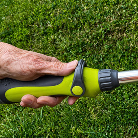 The Relaxed Gardener wand is ideal for shrubs and deep beds.