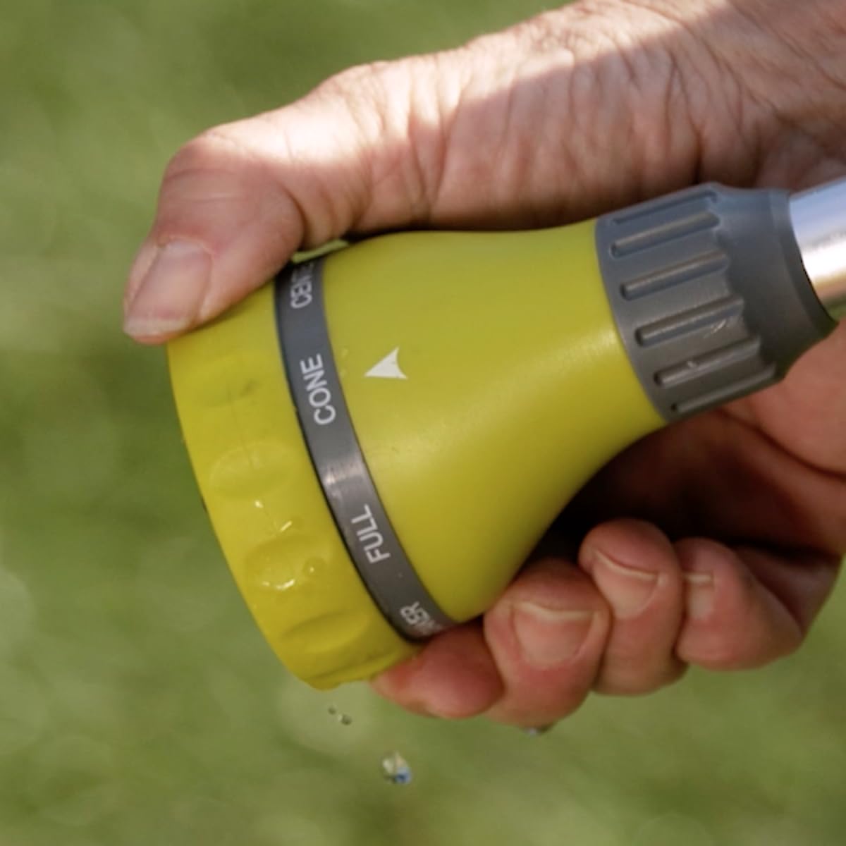 The Relaxed Gardener wand features thumb control to adjust flow while you work.