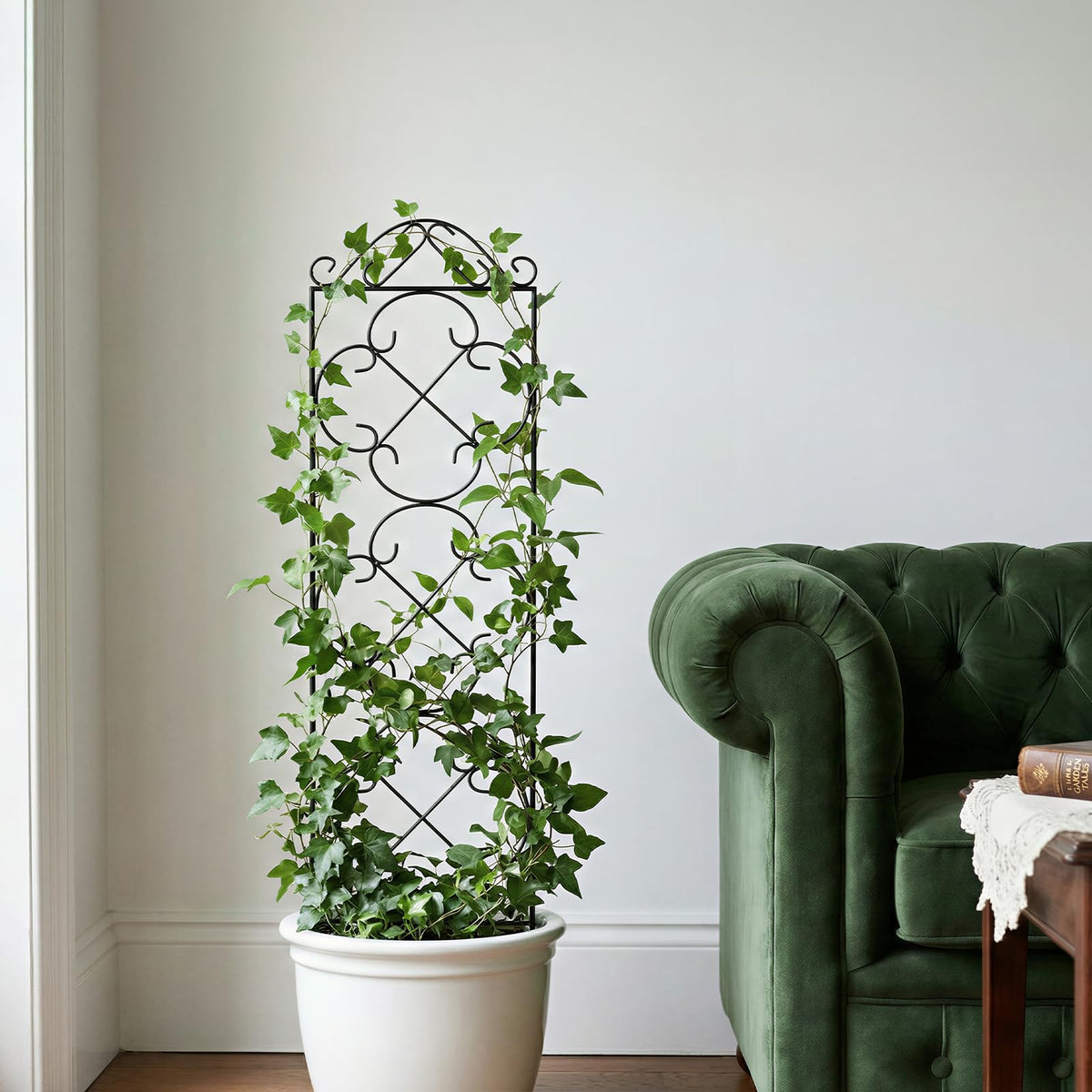 Thealyn 4-pack tall metal supports for flowers