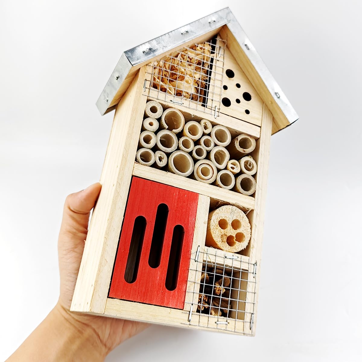 TIHOOD iron top protects the nest from rain and extends life.