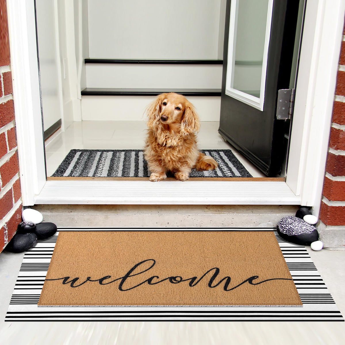 Tinideya elegant entryway mat adds warmth and hospitality to your doorway.