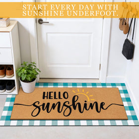 Tinideya buffalo-plaid entryway mat decor welcomes guests and resists daily use.