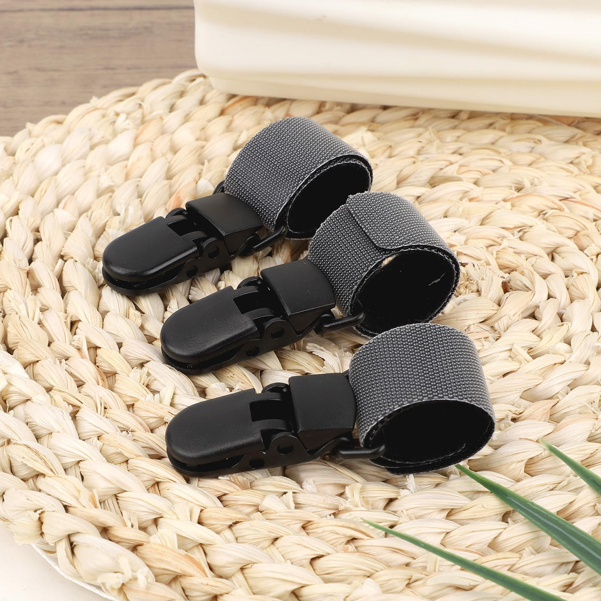 Tinoaly flag pole clip fits standard poles at 4.2 by 1.5 cm.