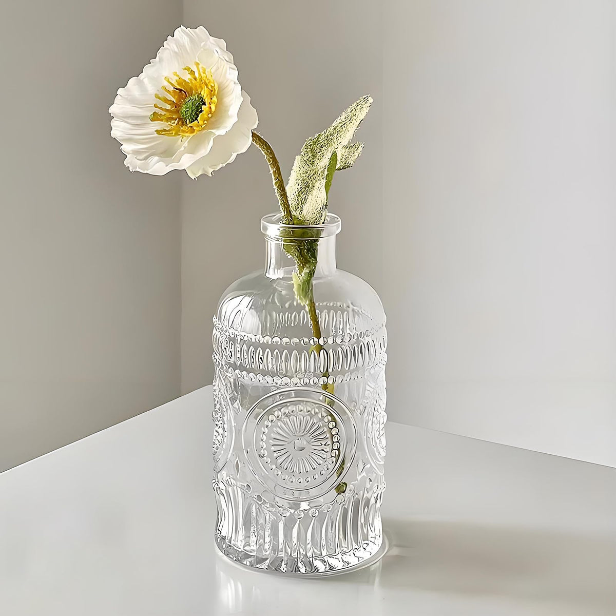 TIWPAJS small glass vase for flowers brightens desks.