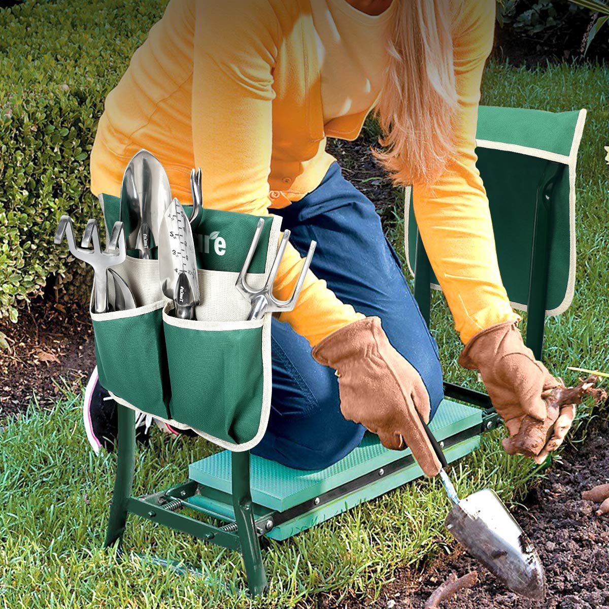 TomCare foldable green garden stool is portable and easy to store.