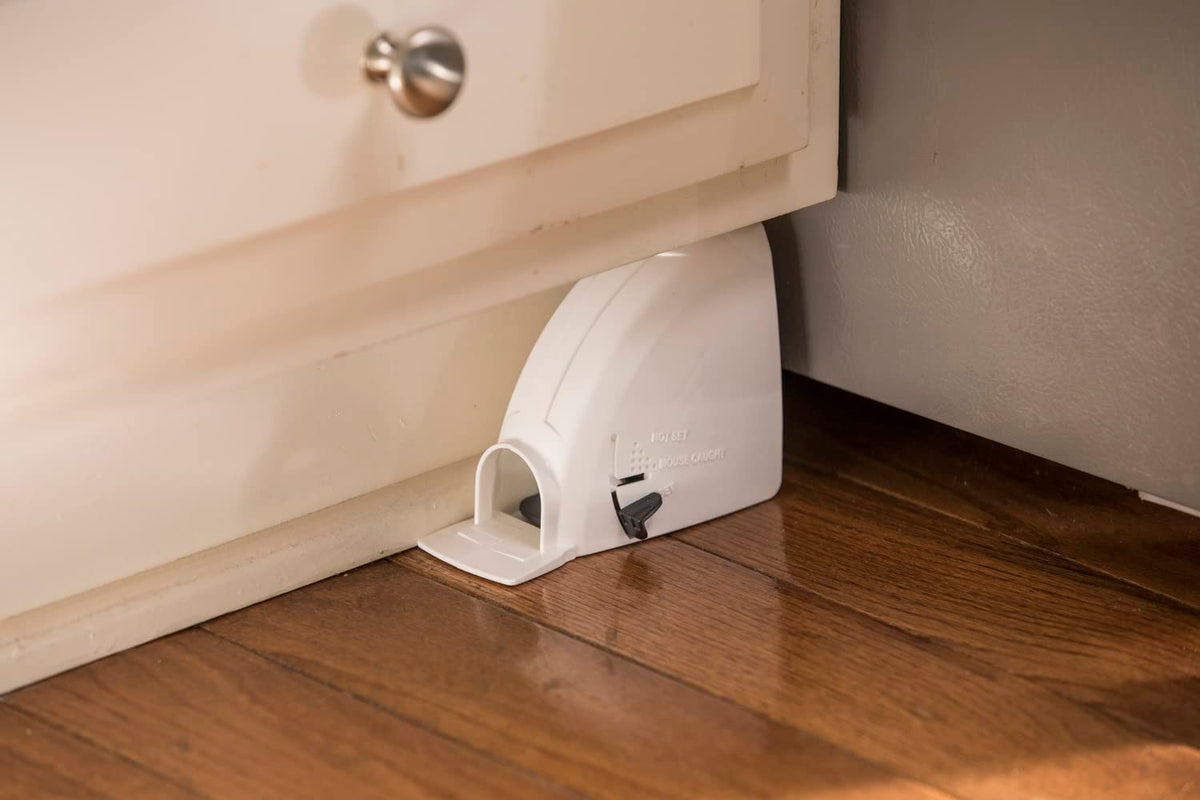 Tomcat Kill & Contain trap set with one touch, quick setup for fast responses.