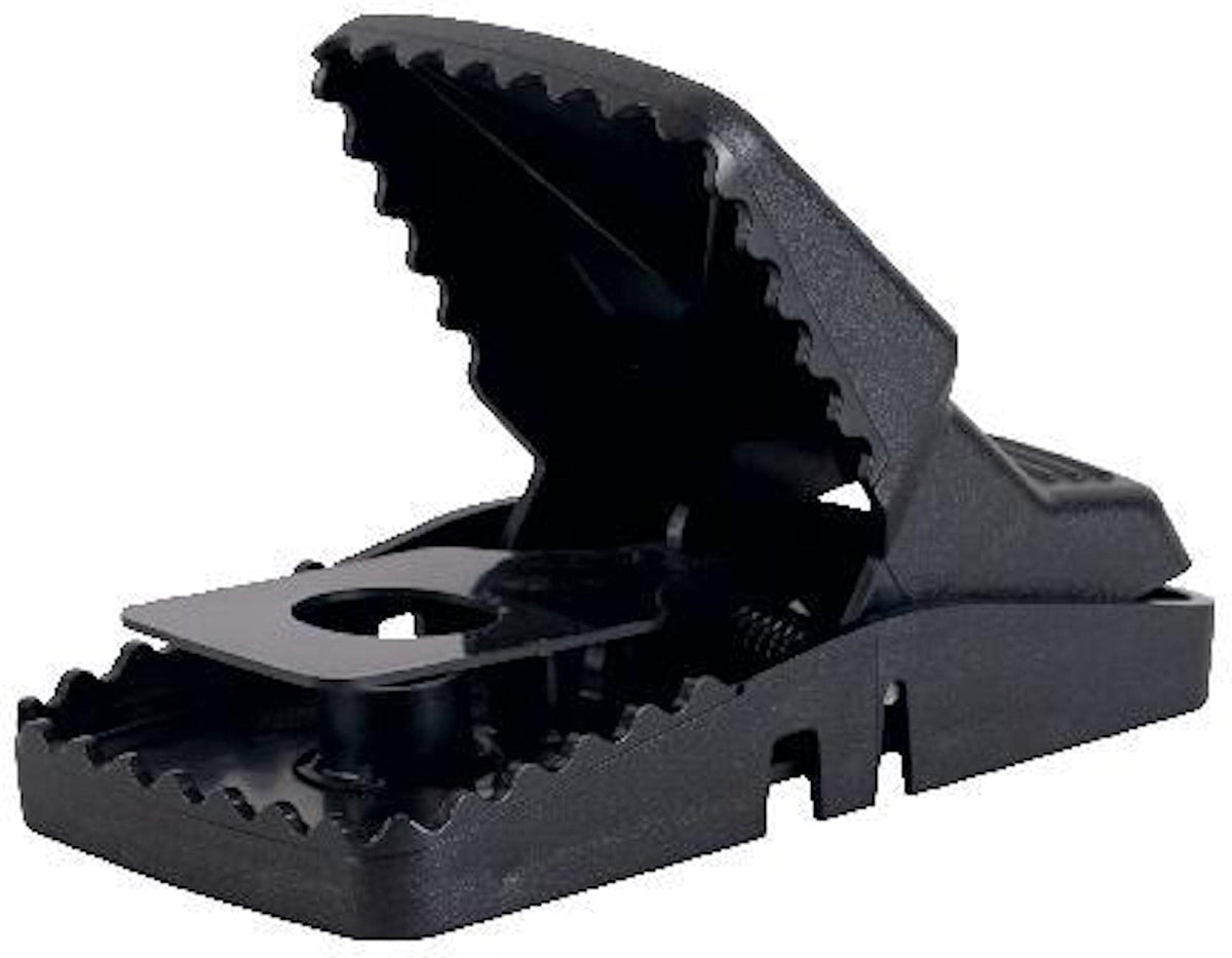 Tomcat Rat Snap Trap easy-to-set in action demonstrating reliable spring mechanism