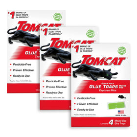 Tomcat Super Hold glue trap mouse-size, ready-to-use package for quick placement.
