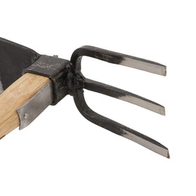 Tomerry forged-steel blade emphasizes craftsmanship and long-lasting durability.