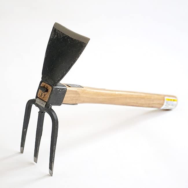 Tomerry wooden-handle hoe with traditional craft, easy storage.
