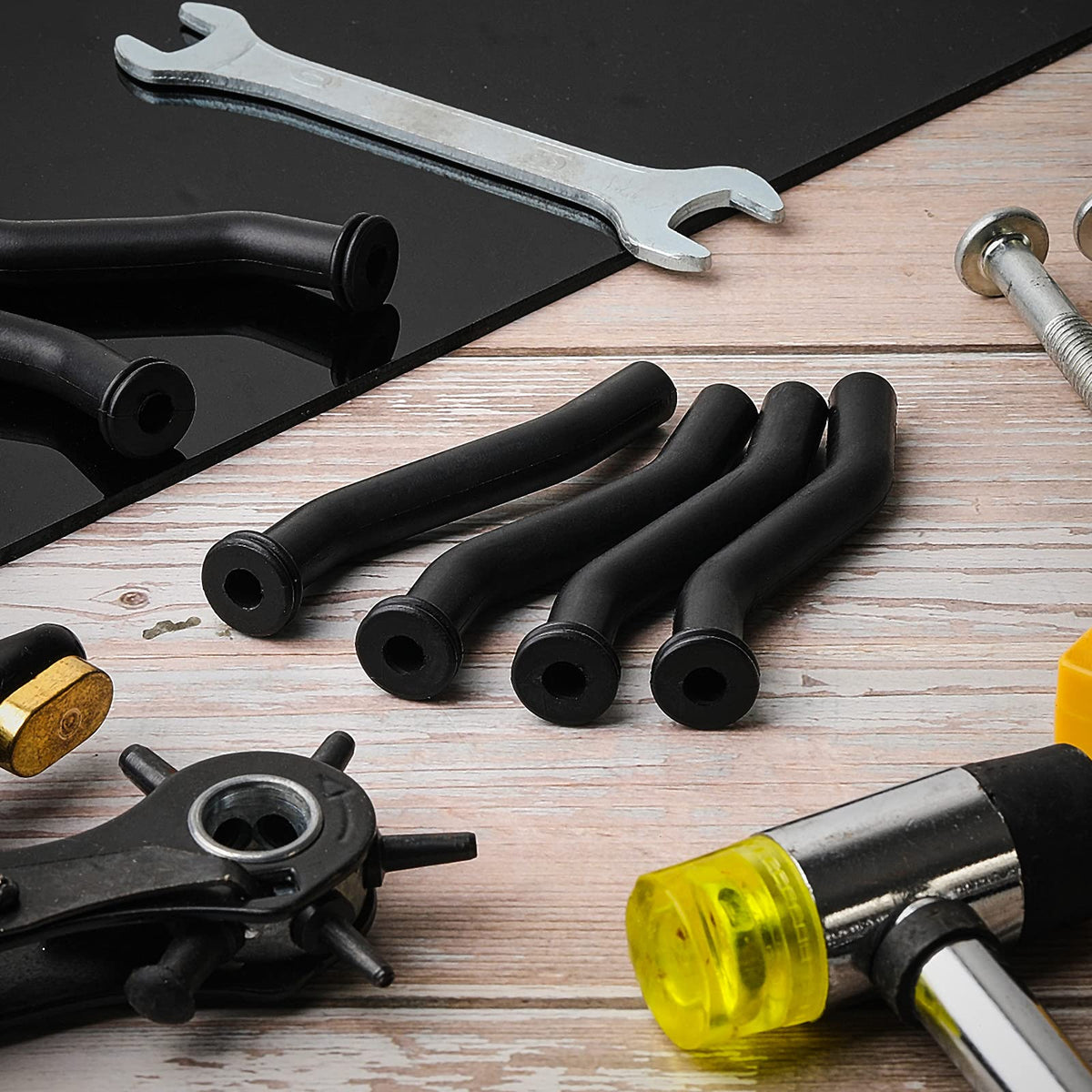 Tondiamo standard-size vacuum hose fits a wide range of machines.