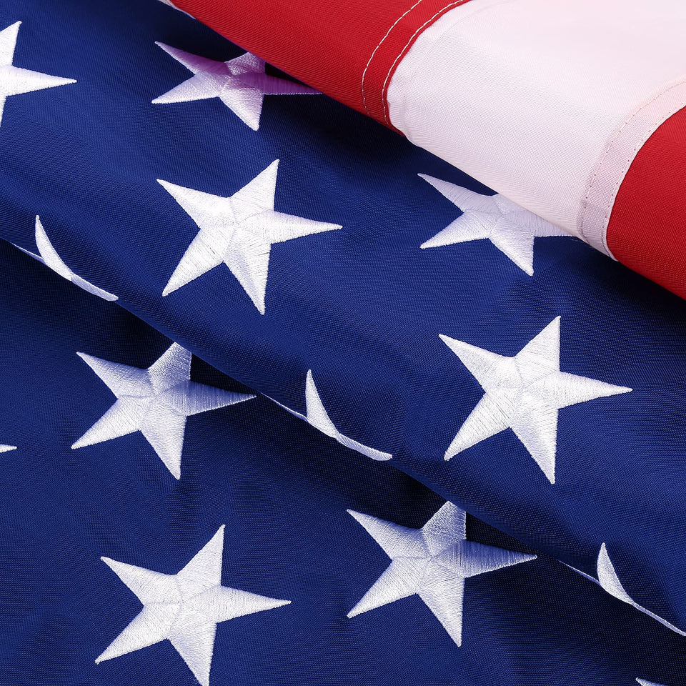 TOPFLAGS American Flag 4x6 outdoor flag with heavy-duty fabric for yard display