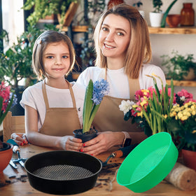 TORINALITAL beach sand sieve in action for kids' treasure hunts