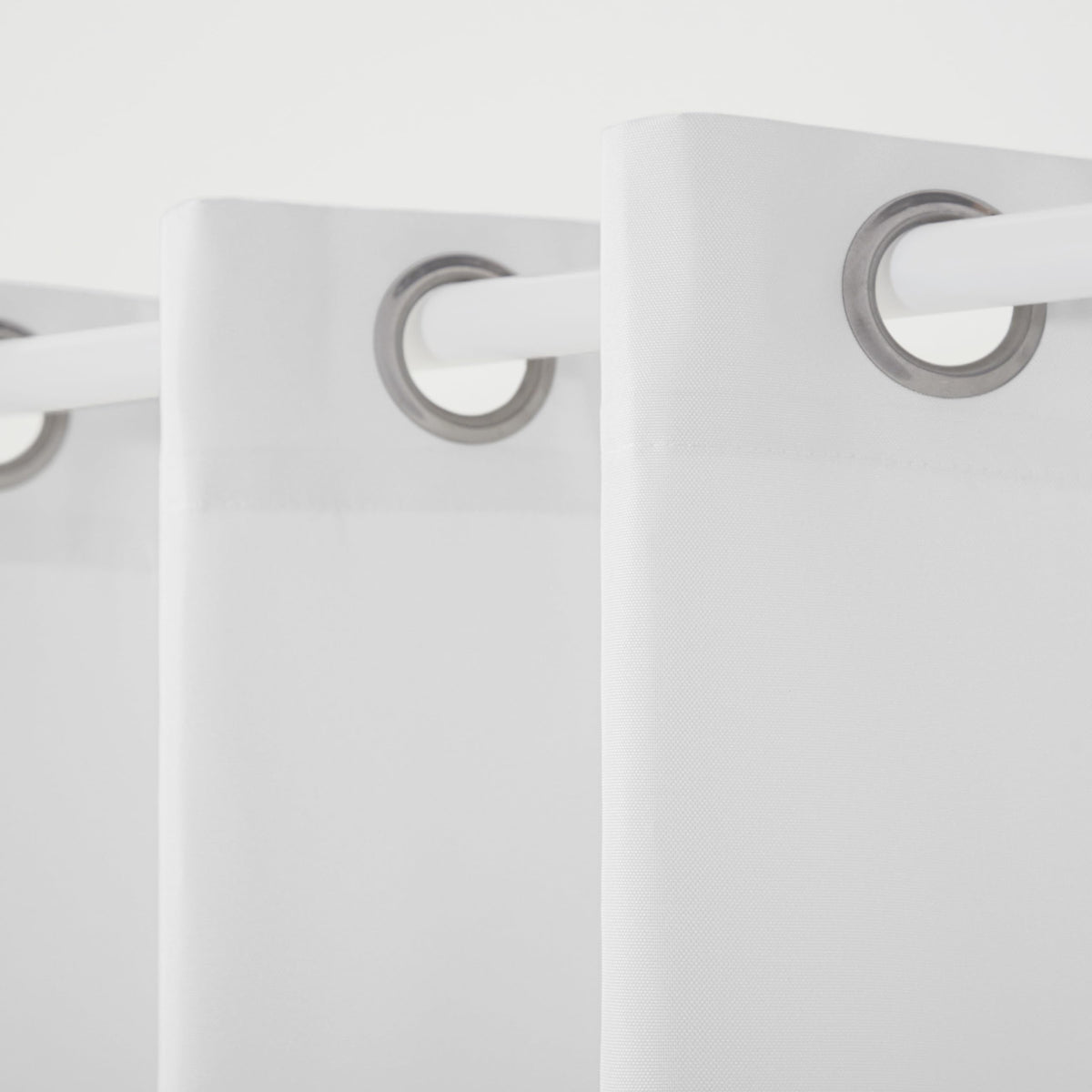 Town and Country Basics Cabana grommet-top panel with eight rust-proof grommets for easy hanging and privacy.
