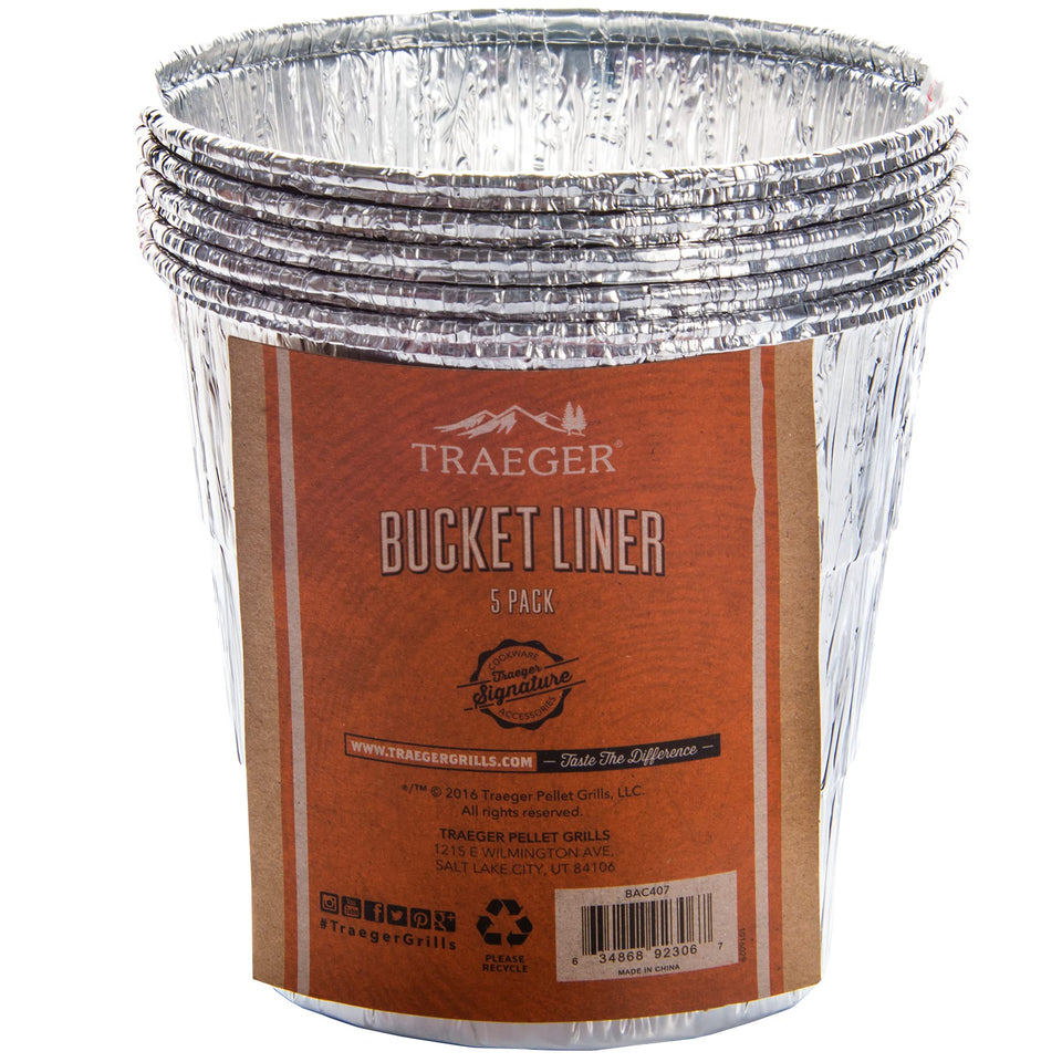 Traeger BAC407 grease bucket liner inserted for quick cleanup.