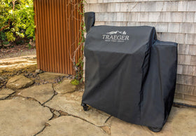 Traeger BAC504 full-length cover side view offers all-weather protection for Pro 780.