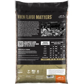 Traeger BBQ Select closeup grain highlights all-natural hardwood and balanced burn performance.