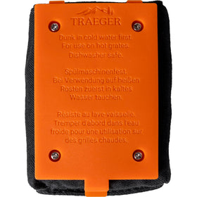 Traeger bristle-free steam clean offers debris loosening.
