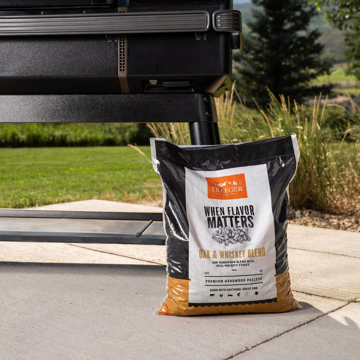 Traeger Oak & Whiskey Blend bag 18 lb ready for long cooks.
