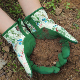 Versatile gloves for weeding, planting, pruning, and garden cleanup.