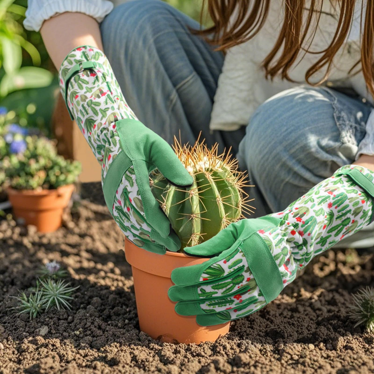 Trifabricy versatile gloves suit weeding, edging, and other outdoor tasks.