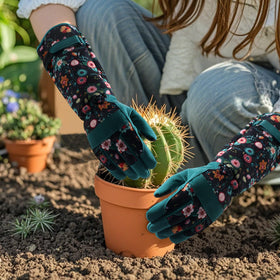 Trifabricy breathable materials keep hands cool on long gardening sessions