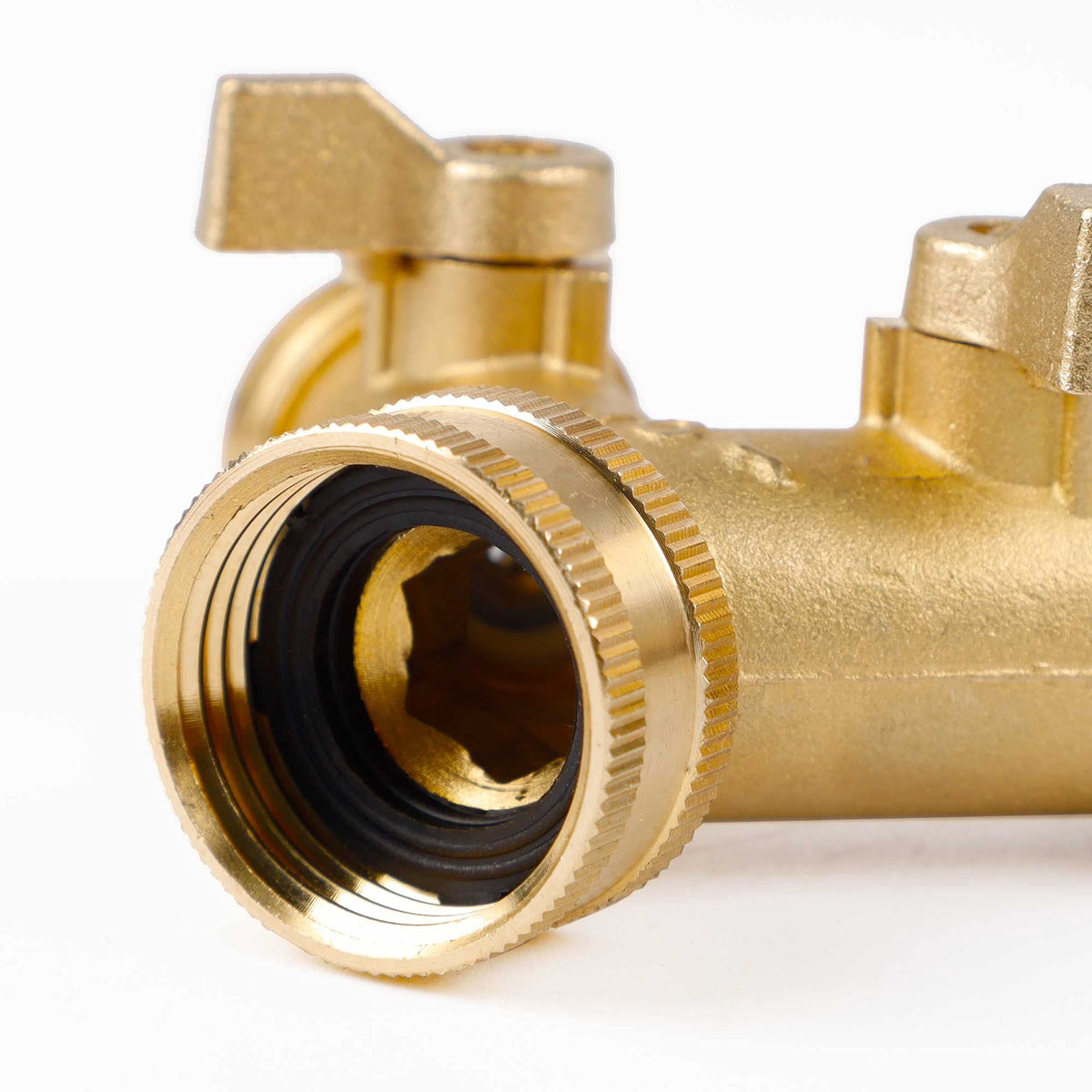 Triumpeek brass hose splitter with o-rings installed for leak-free connections.