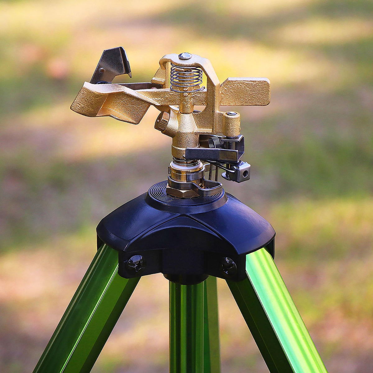 Triumpeek sprinkler reaches 40–86 ft for large-area irrigation.
