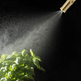 Triumpeek easy-grip handle provides comfortable, extended watering sessions