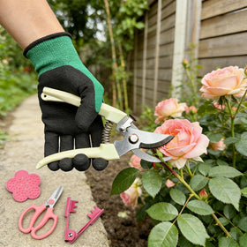 T TOVIA pruning shears deliver smooth cuts for bouquet making.