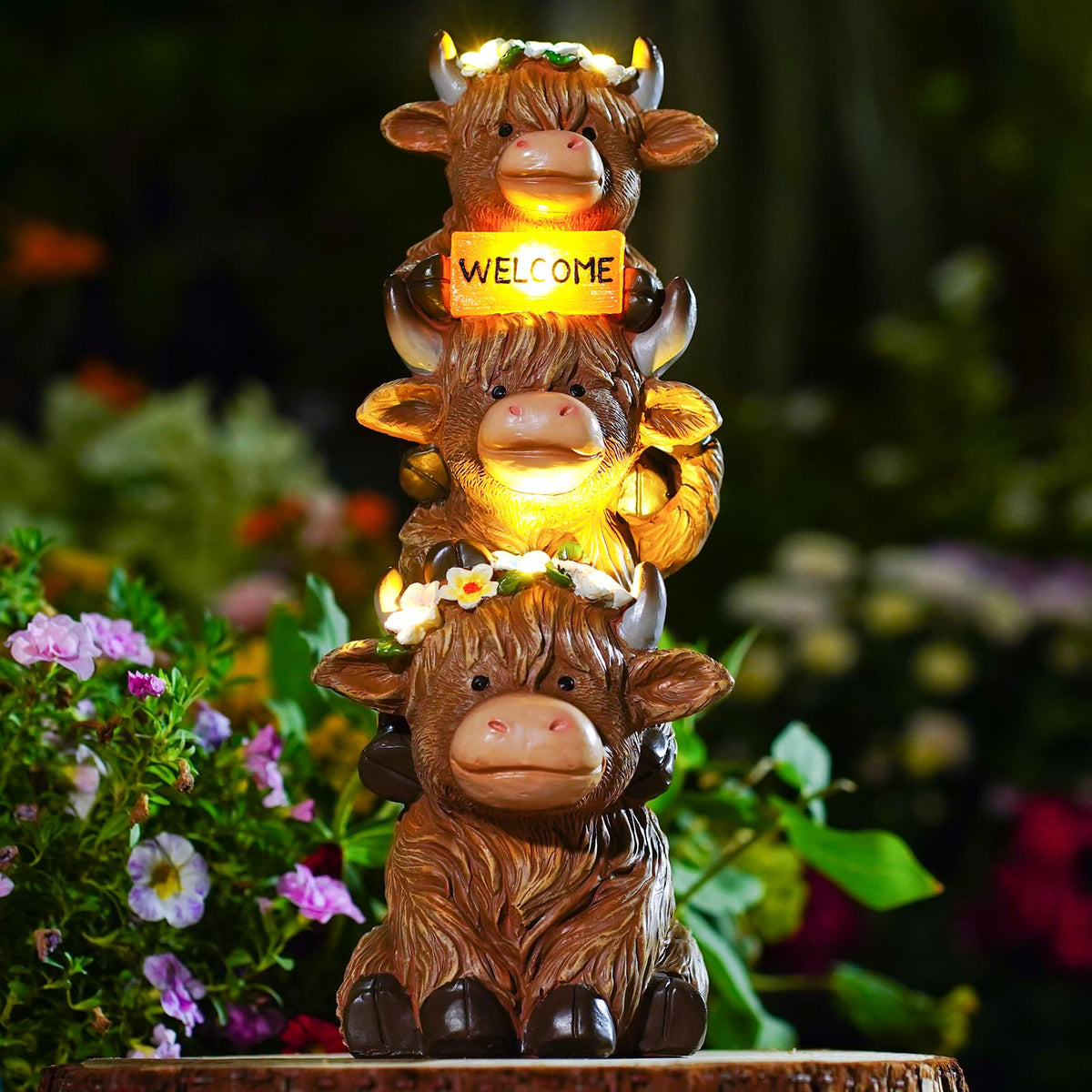 Twinbling garden Highland Cow statue with solar LED lights for backyard ambiance
