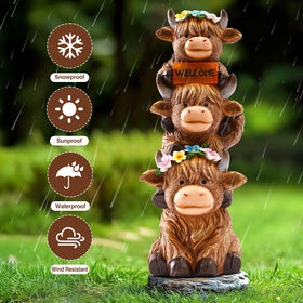 Twinbling solar Highland Cow light for outdoor illumination at night