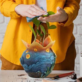 U WONDERFUL Flower Starry Sky pot, side view showing vibrant color blend.