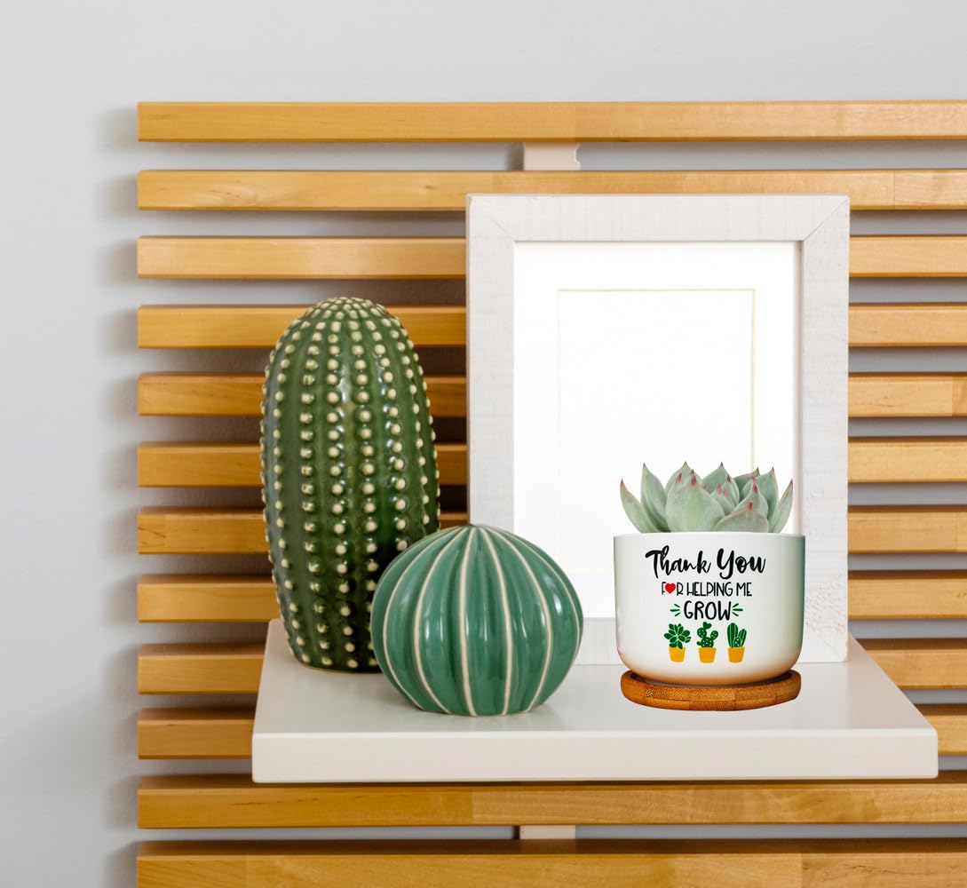 UAUOCU planter displayed on a desk by a windowsill