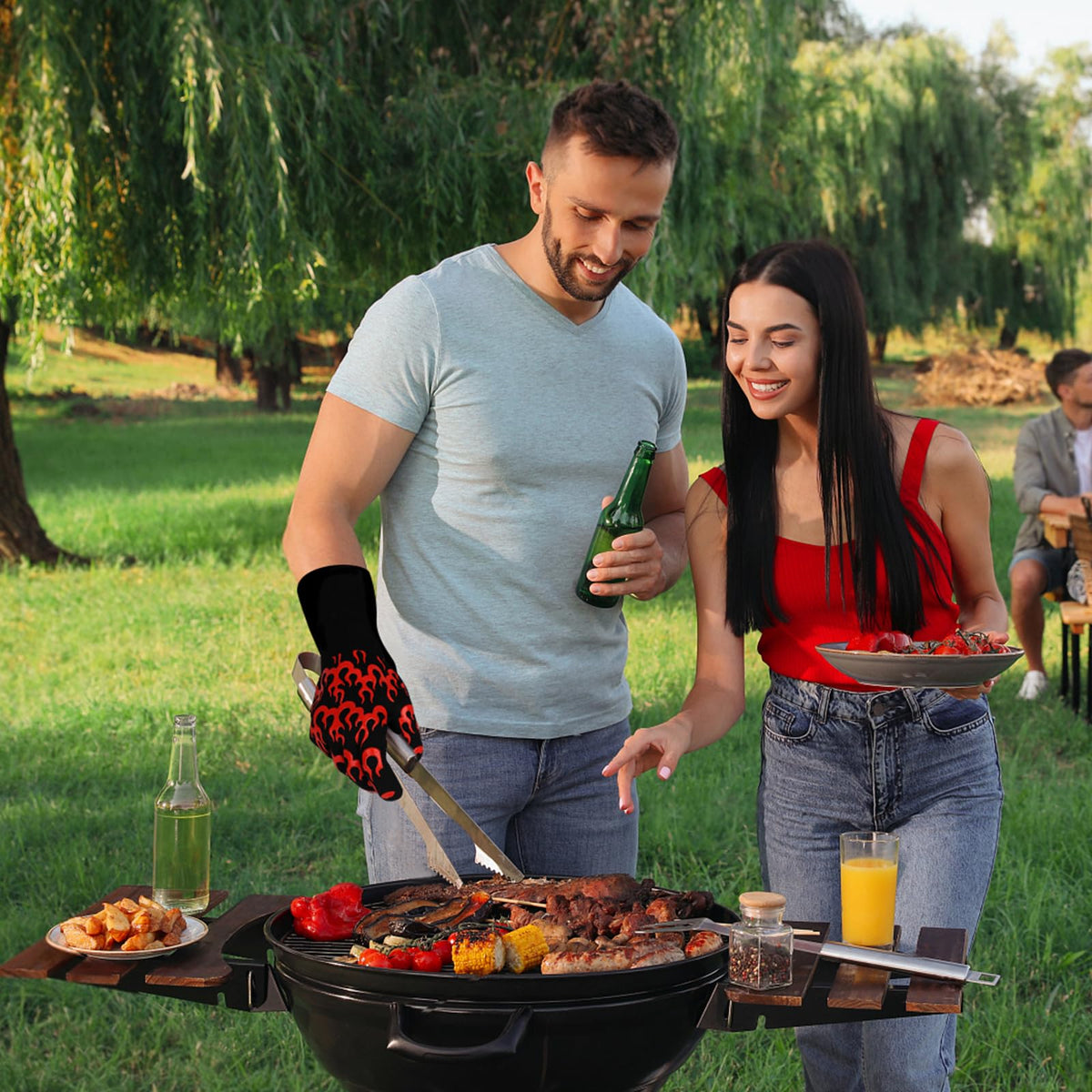 UBeesize gloves enable versatile use from grilling to campfire cooking with comfort.