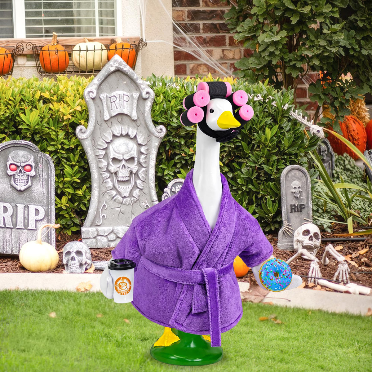 Ueyben Lawn goose decor display showcasing entire outfit set