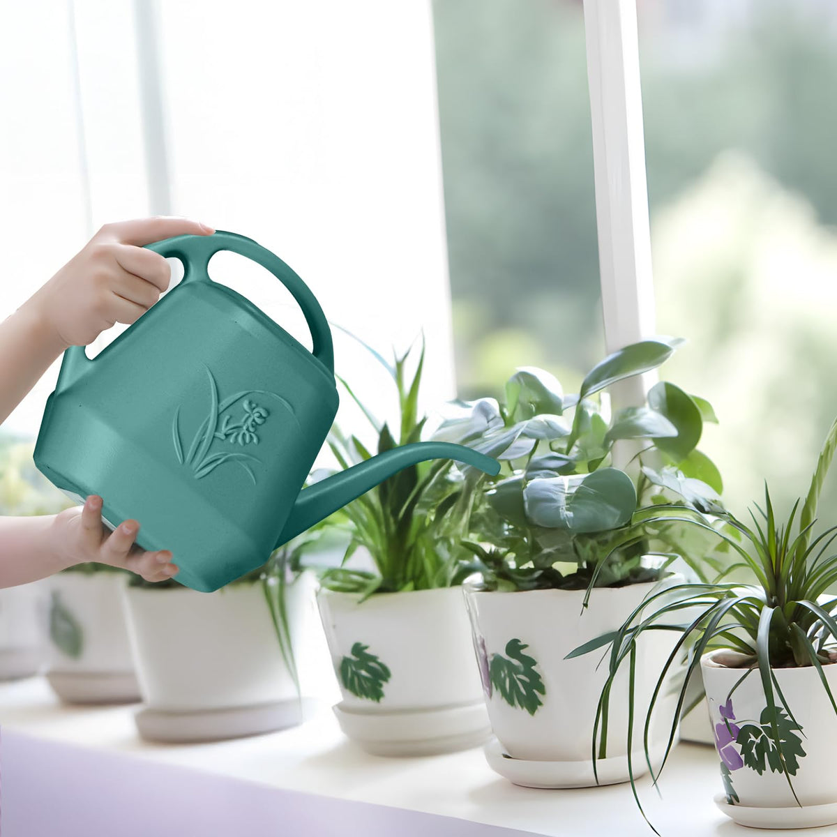 UFANME compact design great for small indoor plant setups.