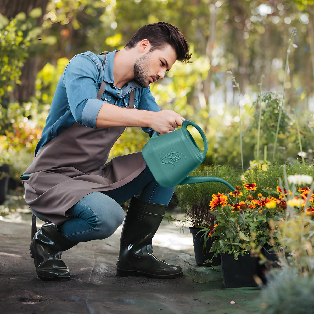 UFANME durable green plastic watering can ideal for indoor and outdoor use.