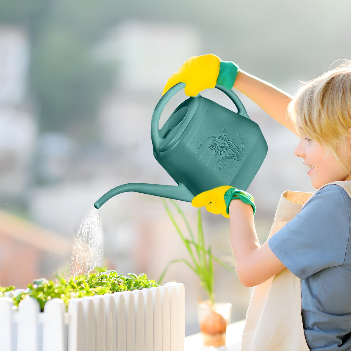 UFANME ergonomic grip on watering can enhances comfort during use.