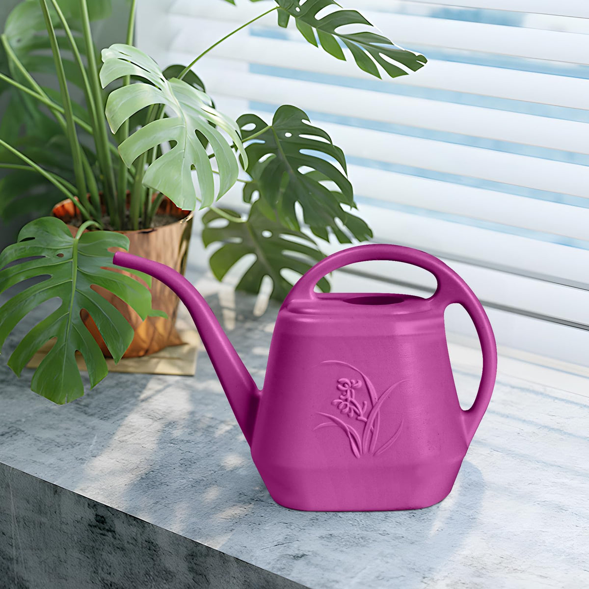 UFANME watering can rose red in-use for home plant care
