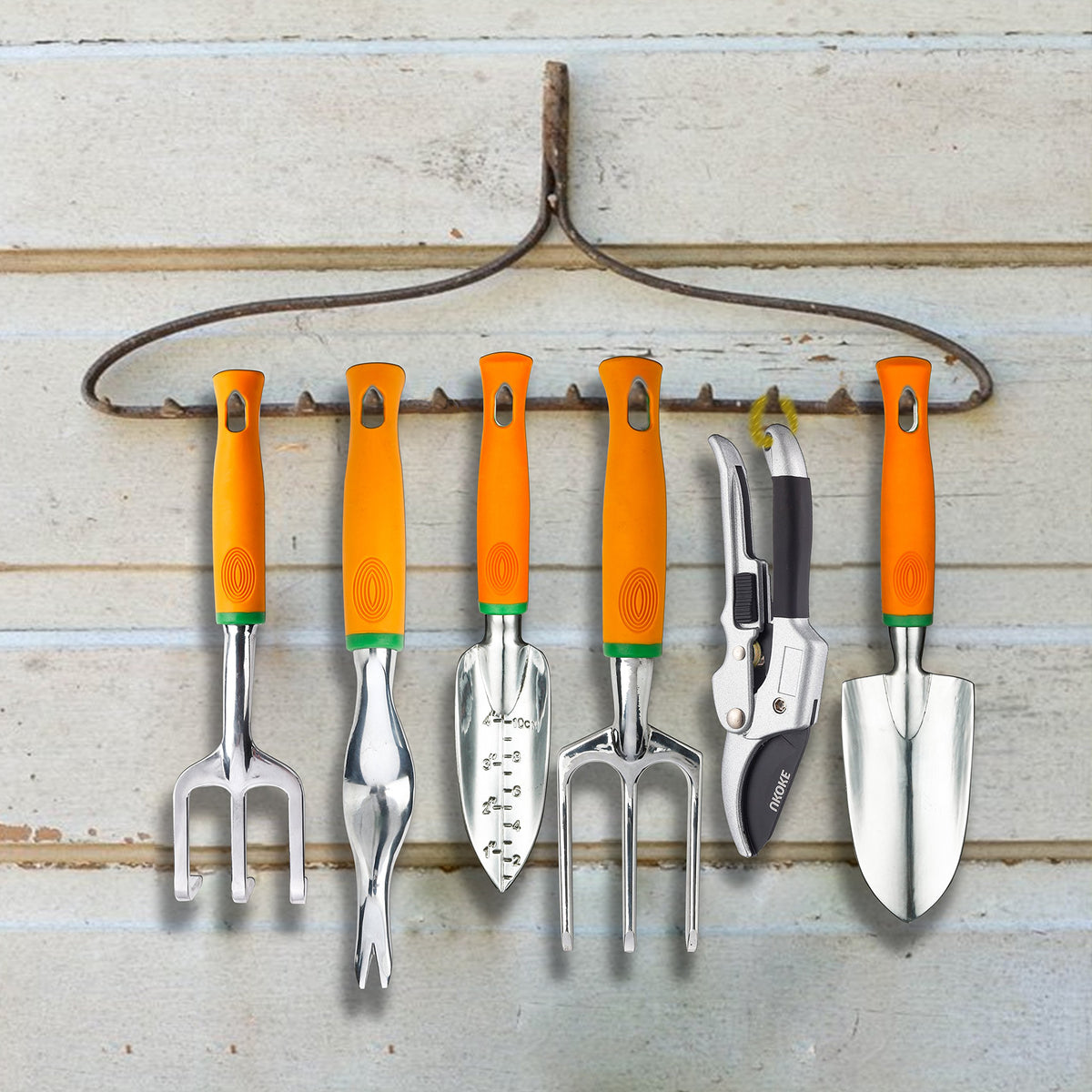 Ukoke ergonomic anti-slip handles reduce strain during long gardening sessions.