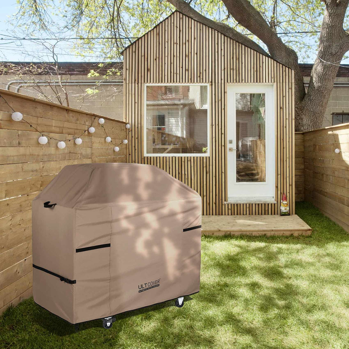 ULTCOVER durable 600D polyester fabric stands up to rain, snow, and outdoor wear.